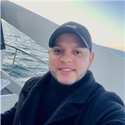 Profesor titulado de educación superior. Apto para todas las edades. Moderno, directo, conciso y sencillo.