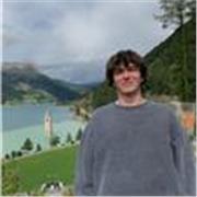 Scopri il potenziale creativo di Photoshop! In questo corso imparerai a padroneggiarn gli strumenti essenziali e più avanzati.