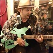 Cours de guitare à Paris . Cours de guitare avec comme buts premiers, une réelle progression musicale