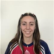 Profesora graduada en Bellas Artes y profesorado, ofrezco clases de dibujo, pintura y escultura para todas las edades y niveles.