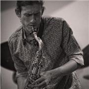 Profesor de teoría musical, jazz y saxofón apto para todas las edades y niveles
