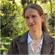 Profesor graduado en lengua y literatura españolas y periodismo con máster habilitante para la enseñanza