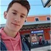 Tutor di inglese con oltre 5 anni di esperienza. Volontario del Servizio Civile come tutor ed educatore