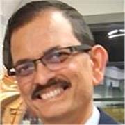 I have extensive experience in executive assistance and management. I would like to coach senior students. 