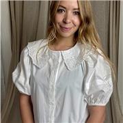 Fashion tutor with an MA in knitwear excited to teach the fundamentals of fashion design. With high end fashion experience.