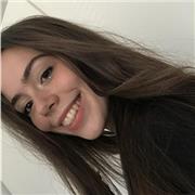 Soy Eva, estudio Derecho y trabajo como profe de matronatación y natación.