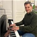 Profesor de piano para todos los niveles con más de 10 años de experiencia 