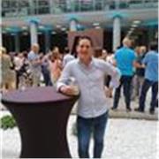 Soy un chico con formación universitaria que me puedo adaptar a todo tipo de tareas. Además de ser una persona sociable 