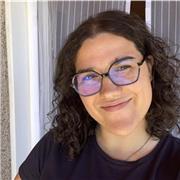 Estoy estudiando comercio, y la economía es mi materia favorita