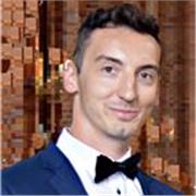 Ukończyłem studia na kierunku filologia słowiańska spec. rosyjska.
Uwielbiam mówić w tym języku oraz uczę go z pasją