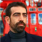 Profesor de piano imparte clases para todas las edades