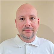 Pasión por la lengua y cultura italiana: me encanta compartir mi conocimiento y experiencia. En cuanto al inglés, un viejo amigo