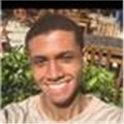 Sou uma pessoa apaixonada por programação front-end, onde criamos sites e desenvolvemos software. Procuro ensinar programação