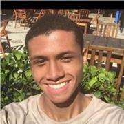 Sou uma pessoa apaixonada por programação front-end, onde criamos sites e desenvolvemos software. Procuro ensinar programação