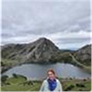 Maestra de Educación Primaria, con experiencia en niños y niñas desde edades comprendidas entre los 2 a las 13 años