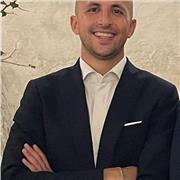 Laureato in Economia e Management