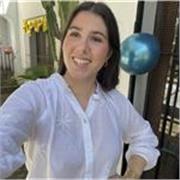 Estudiante de fisioterapia, con muy buenas notas en bachillerato. Soy amable, graciosa y responsable. 