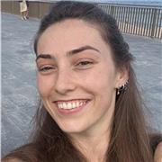 Soy profesora particular teniendo bachillerato francés y 
 mis estudios en inglés y castellano, además de conocer otros idiomas.