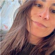 He estudiado el grado de Economía y tengo plaza como profesora en un instituto.