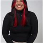 Profesor de apoyo escolar a niños de forma remota