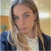 Soy pedagoga y actualmente trabajo como Learning Specialist, diseñando experiencias de aprendizaje, por lo que me motiva especialm