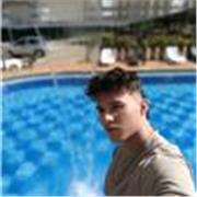 Profesor de apoyo con grandes bases en matemáticas básicas, capaz de acompañar y guiar a estudiantes en sus proceso formativo