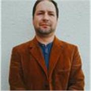 Professeur d'anglais natif du Pays de Galles. 
enseignement conversationnel ou basé sur la grammaire.