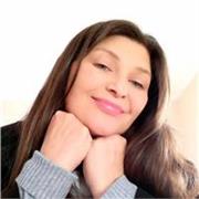 Hi! I offer English lessons to those who would love to learn to communicate in English from conversational to fluent skills.