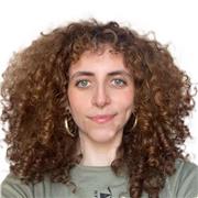 Estudiante con título de C2 y experiencia previa como profesora particular, clases para todas las edades y niveles.