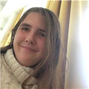 Mathe-Tutorin, die von der 1. Klasse bis zur 9. Klasse alles unterrichtet (Realschule)
