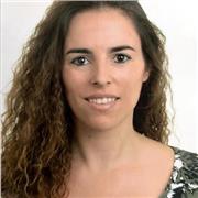 Apoyo en materias como teoría del color, composición y consejos de diseño en presentaciones