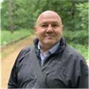 An Italian mother tongue, college-educated, with experience in training and customer care, available to help anyone learn Italian.