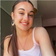 Estudiante de 2º de psicología, tengo el EGA y el C1 en Inglés, ofrezco clases tanto de ello como de lo que el estudiante necesite