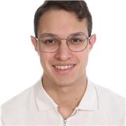 Profesor de Física con experiencia en Chile y España, a nivel medio y universitario.