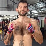 Entrenador de Boxeo, Muay-Thai y Kick-Boxing. Apto para todos los niveles, la primera clase es gratuita. Te apuntas ?
