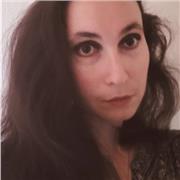 Doctorante en langues et littératures médiévales, j'enseigne la méthodologie littéraire, le français et l'allemand en cours particuliers depuis plusieurs années.