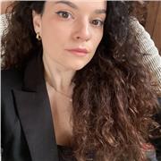 Laureanda in lingue e letterature straniere, per stranieri può insegnare inglese spagnolo ed italiano a persone di tutte le età