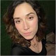 Profesora de inglés apta para todas las edades.