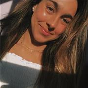 Soy una estudiante de magisterio apasionada y enérgica, me encanta poder enseñar y aprender junto a los niños. Me considero una persona muy sociable, abierta, muy creativa y imaginativa, y muy responsable y paciente