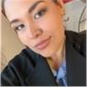 Clases de inglés dinámicas para comunicación real y confianza al hablar