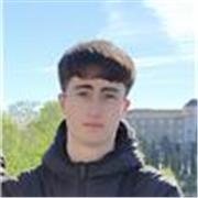 Estudiante universitario y graduado en bachillerato de humanidades. Podría dar clase a estudiantes de Primera y ESO.