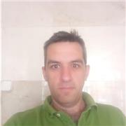 Licenciado en Filología Hispánica y con los másteres en Formación del Profesorado y Literatura Española imparte clases de Lengua castellana