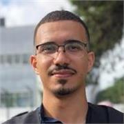 Con experiencia como profesor de Educación Física en una escuela privada para niños de 6 a 9 años, actualmente estudio el Máster en Investigación en Ciencias del Deporte en la UCLM. Hablo francés e inglés avanzado y tengo un nivel intermedio de español. A