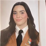 Estudiante de grado dispuesta a proporcionar apoyo y enseñanza escolar a todo tipo de niños