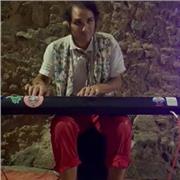 Musicista cantautore offre lezioni private di pianoforte