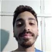 Profesor de inglés imparte clases a gente de todas las edades
