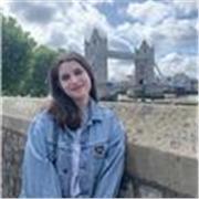 Studentessa universitaria, con esperienza annuale di studio a Londra, impartisce ripetizioni di inglese dal livello A1 al C1