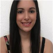 Maestra de infantil con experiencia y conocimientos sobre pedagogía y enseñanza, apta para dar clases a niños de primaria
