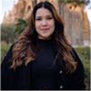 “Profesora de inglés online con 4+ años de experiencia, ofrece clases personalizadas para niños, adolescentes y adultos.”