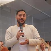 das Schreiben und Kommunikation sind meinen Spezialitäten, aller leute sind herzlich willkommen